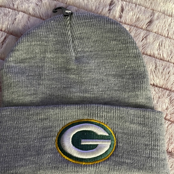 Winter hat - Picture 4 of 5